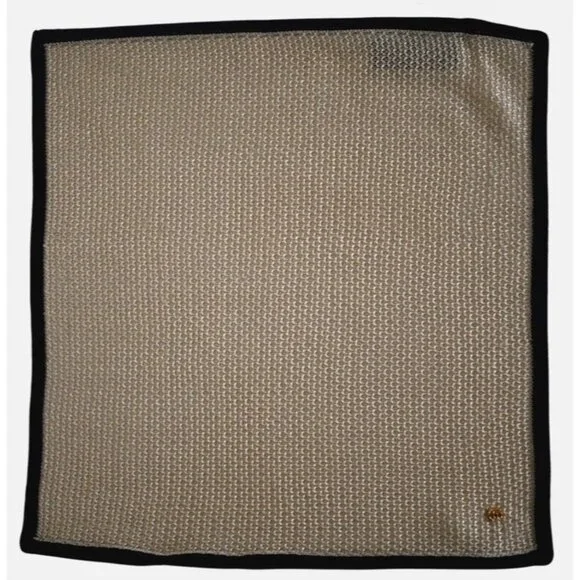 NEW Auth GUCCI Ivory/Black 100% SILK KNIT Pocket Square Handkerchief - Picture 1 of 7